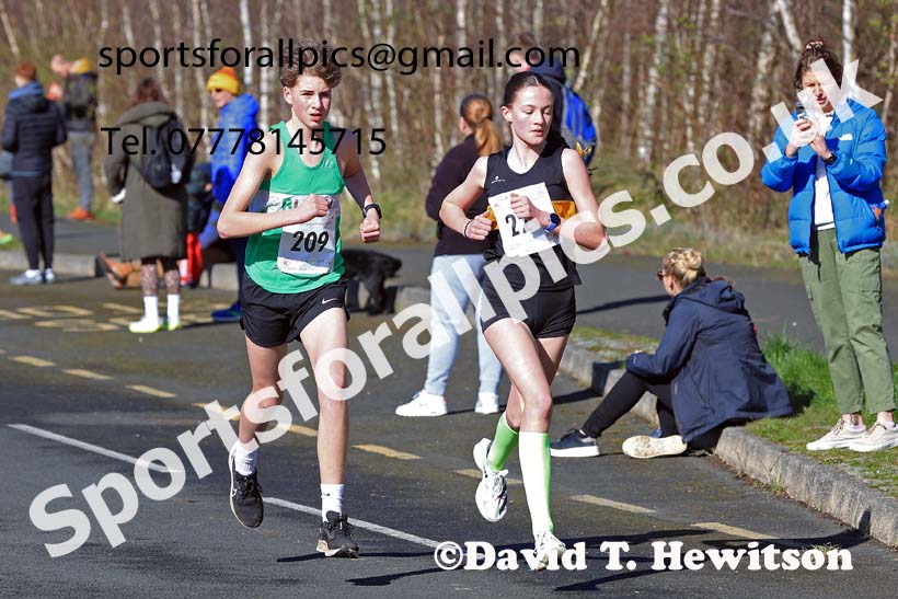Boys and Girls Under-15s 2024 Elswick Harriers Good Friday Relays, Newburn, Newcastle Upon Tyne  Photo: David T. Hewitson/Sports for All Pics